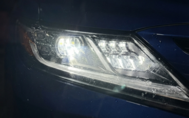 Avtomobil chiroqlarini LED lampalarga almashtirish: Nega bu muhim?